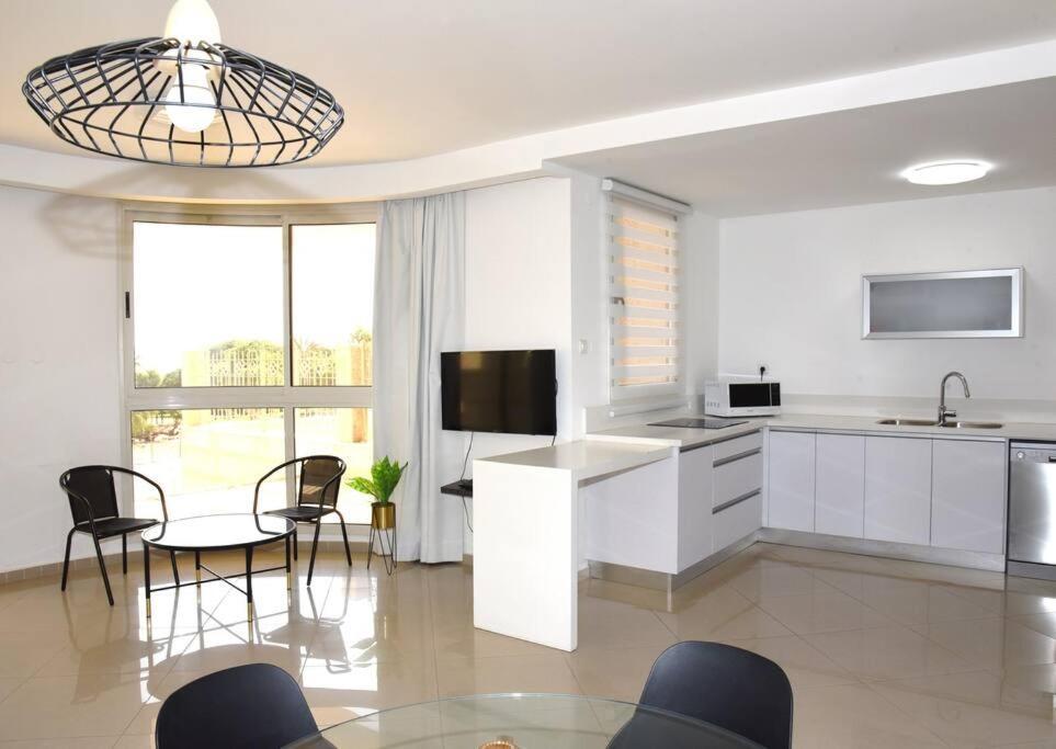 Stylish 3Br Golf Residence Eilat Bagian luar foto